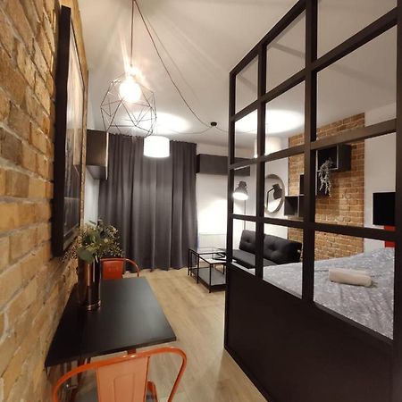 Red Wall Apartment In The Old Town Γκντανσκ Εξωτερικό φωτογραφία